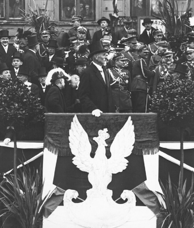 Prezydent Stanisław Wojciechowski przyjmuje defiladę, 1926 r.