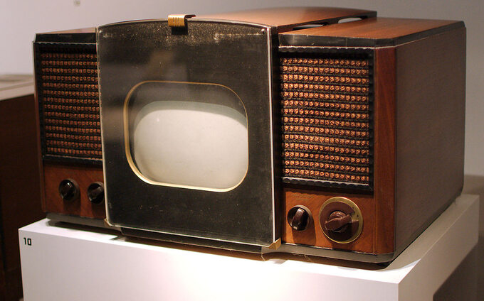 RCA 630-TS - pierwszy masowo sprzedawany telewizor, 1946 r.
