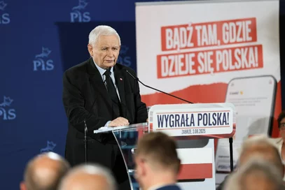 Miniatura: "Będą udawać, że idą na prawo". Kaczyński...