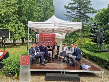 Debata "Honorowa instrukcja poselska" 