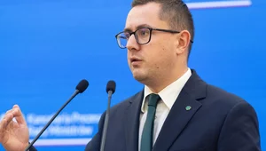 Miniatura: Paliwo po 10 zł za litr? Minister energii...