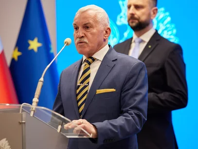 Miniatura: Brat ministra i syn generała awansowali w...