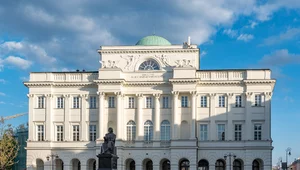 Miniatura: Brakuje pieniędzy na pensje dla polskich...