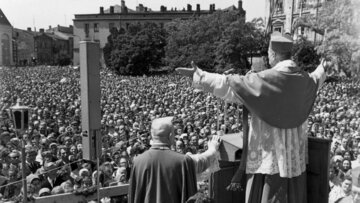 Kardynał Stefan Wyszyński podczas obchod&oacute;w Tysiąclecia Chrztu Polski w Lublinie, 5 czerwca 1966 r.