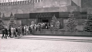 Miniatura: Czarne usta czerwonego cara