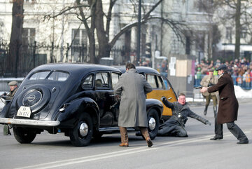 Inscenizacja zamachu na&nbsp;Franza Kutscherę. Warszawa, 2009&nbsp;r.
