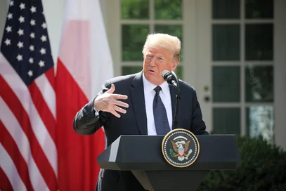 Miniatura: Polaków zapytano, czy polityka Trumpa...