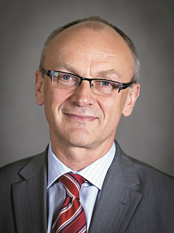 prof. Piotr Ponikowski, kierownik Katedry i Kliniki Chorób Serca UM we Wrocławiu, kierownik Centrum Chorób Serca Uniwersyteckiego Szpitala Klinicznego we Wrocławiu, prezes Polskiego Towarzystwa Kardiologicznego