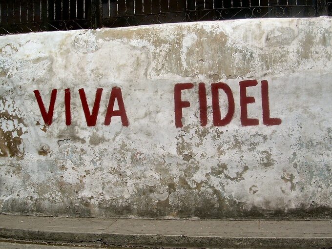 Napis na murze. Hawana, Kuba