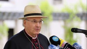 Miniatura: Biskup krytykuje Drogę synodalną. Żąda...