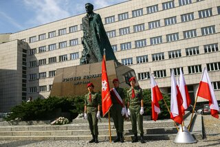 Pomnik Wojciecha Korfantego na placu Sejmu Śląskiego w Katowicach