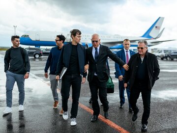 Jared Kushner, Kiryłł Dmitrijew i&nbsp;Steve Witkoff na&nbsp;lotnisku w&nbsp;Moskwie