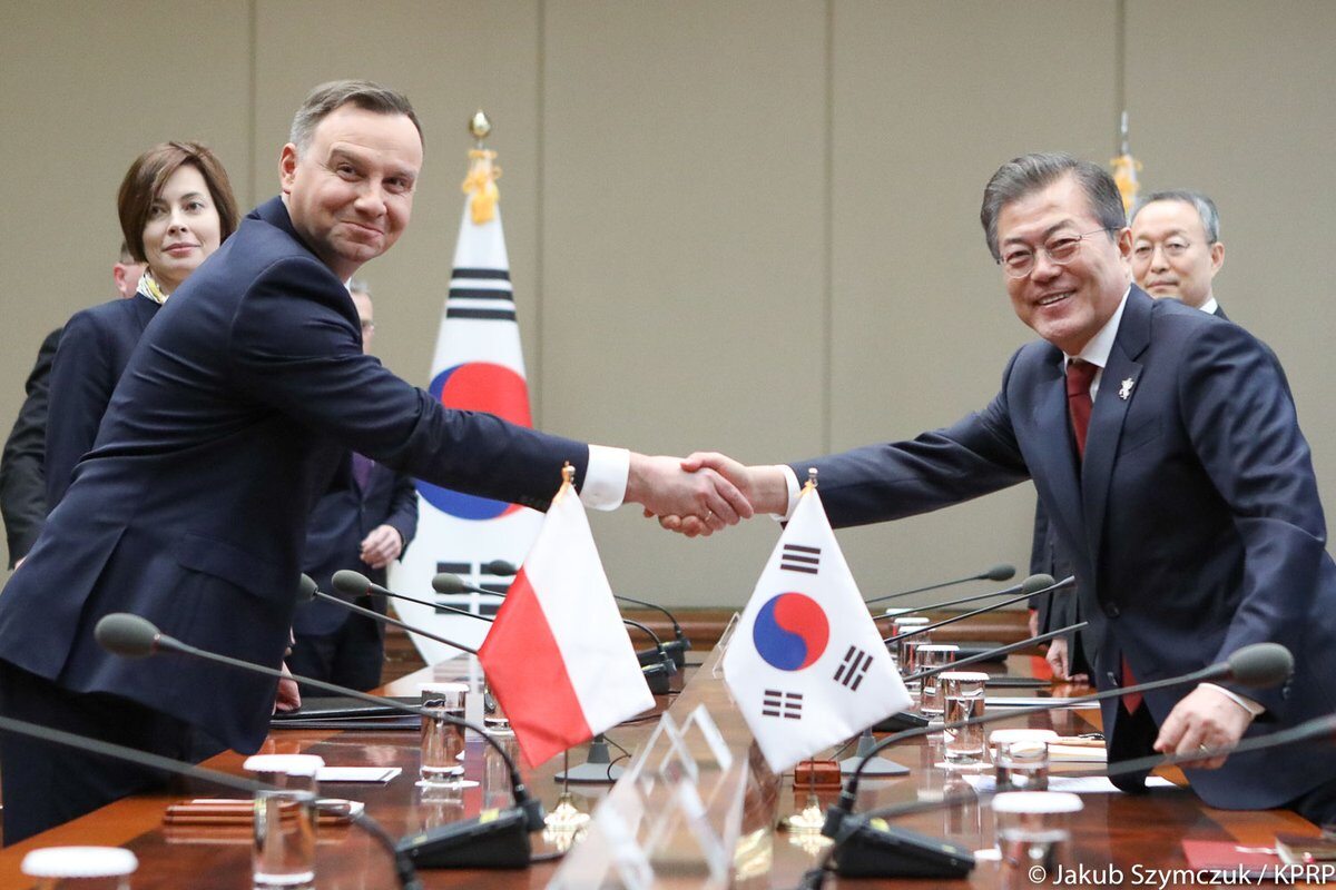 Rozmowy Andrzeja Dudy z Prezydentem Moon Jae-inem w Pałacu Prezydenckim w Seulu. 