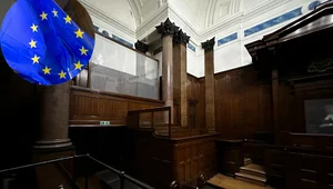 Miniatura: Flagi UE obowiązkowo. Opozycja przeciwko...