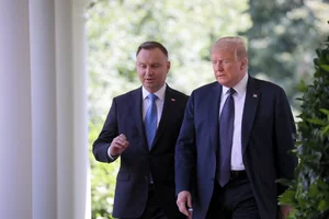 Miniatura: Tak wyglądało powitanie Trumpa i Dudy....