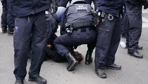 Miniatura: Wielka demonstracja koronasceptyków....