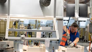 Miniatura: Koncerny rezygnują z inwestycji w Polsce....