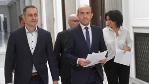 Miniatura: Hołownia na drugim miejscu, co z Platformą...