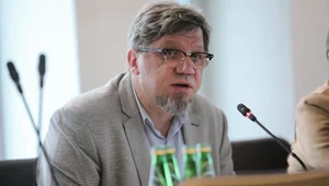 Miniatura: "Koniec wymachiwania szabelką". Fala...