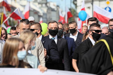 Prezydent RP Andrzej Duda podczas Marszu dla Życia i Rodziny 