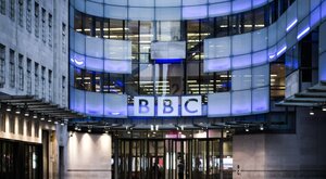 Miniatura: BBC wchodzi do Polski. Ma "umacniać...