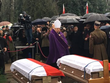 Pogrzeb płk. Matuszewskiego i&nbsp;mjr. Rajchamna na&nbsp;Wojskowych Powązkach