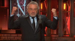 Miniatura: Aktor wzywa do obalenia prezydenta USA....