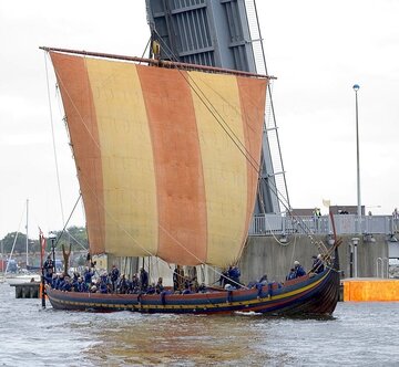 Wikińska ł&oacute;dź w&nbsp;porcie w&nbsp;Dublinie, 2007 rok.