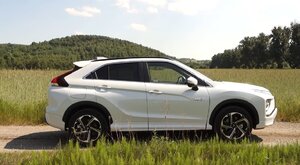 Miniatura: Mitsubishi Eclipse Cross Phev