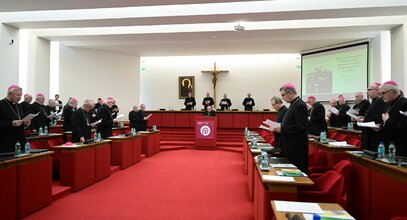 Miniatura: Episkopat: Komisja ds. małoletnich nie...