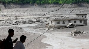 Miniatura: Katastrofa w Nepalu. Potrzebna pilna pomoc