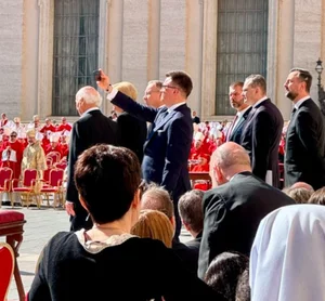 Miniatura: Hołownia reaguje na krytykę. Tymczasem w...