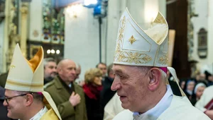 Miniatura: "Naruszają dobra osobiste". Biskup Suski...