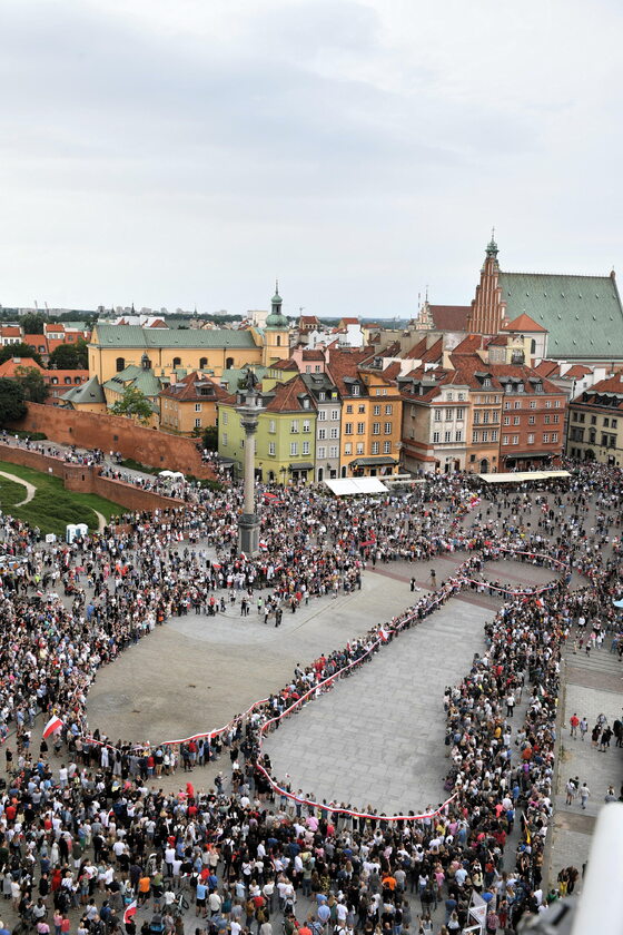 W godzinę "W" mieszkańcy stolicy stworzyli symbol Polski Walczącej 