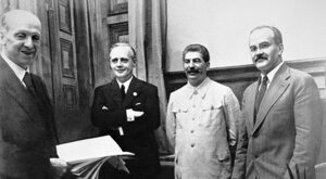 "Pakt Ribbentrop-Mołotow był prawnie i moralnie słuszną decyzją"