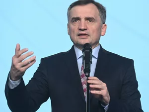 Miniatura: Ziobro: Andrzej Duda wywiesił białą flagę....