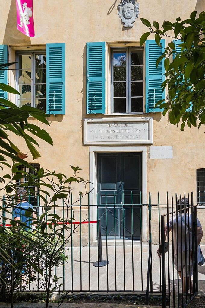 Maison Bonaparte (Casa Buonaparte) w Ajaccio – dom rodzinny i miejsce narodzin Cesarza