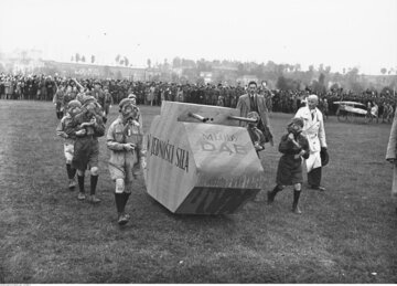 Harcerze w czasie defilady w Krakowie, 1939 r. 