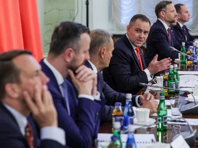 Miniatura: Dwukrotna przewaga prezydenta nad rządem....