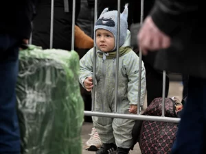Miniatura: UNHCR: Prawie połowa dzieci-uchodźców nie...