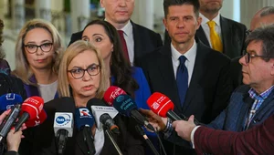 Miniatura: "Niebieska czy niebiesko-zielona"?...