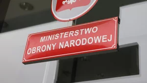 Miniatura: Skandal w MON. Wiceminister miał podarować...