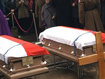 Pogrzeb płk. Matuszewskiego i&nbsp;mjr. Rajchamna na&nbsp;Wojskowych Powązkach