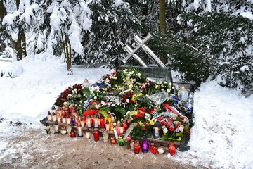 Pomnik Ofiar Katastrofy Promu &bdquo;Jan Heweliusz&rdquo; na&nbsp;Cmentarzu Centralnym w&nbsp;Szczecinie
