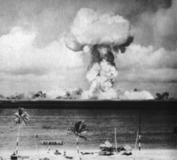 Operacja Crossroads. Detonacja bomby Able, 1 lipca 1946