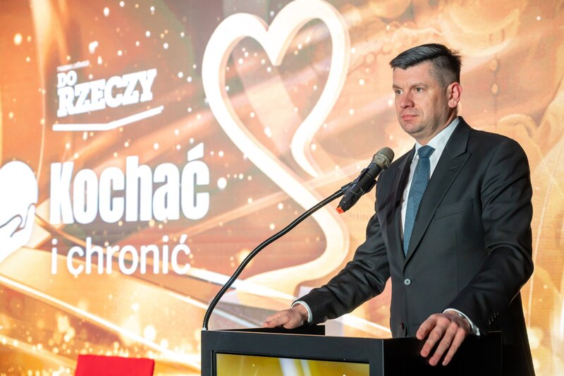 Łukasz Sm&oacute;łka, marszałek wojew&oacute;dztwa małopolskiego podczas Gali &bdquo;Kochać i&nbsp;Chronić&rdquo;