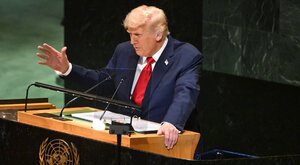 Miniatura: Trump wali kijem po kracie