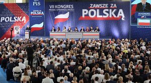 Miniatura: Kongres PiS wybrał prezesa. Kaczyński po...