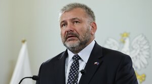 Miniatura: Pijany sędzia jeździł kamperem i taranował...