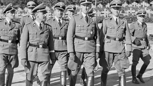 Miniatura: Szef Gestapo pochowany na żydowskim...